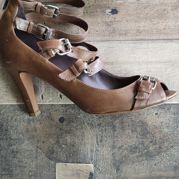 J.Crew buckle strap leather high heels size 8 1/2 - Picture 2 of 13